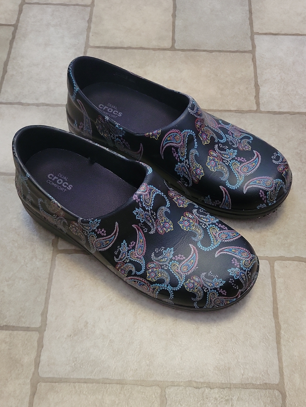 CROCS Women's Black Paisley-Print Slip-On Mules